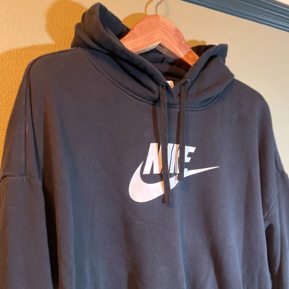 Nike Sportswear Club Fleece Crop Hoodie Sweatshirt - Picture 2 of 8